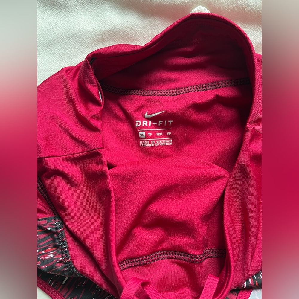 Nike running shorts - Picture 3 of 3